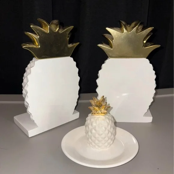 White and Gold Pineapple Decor Set - Picture 2 of 3